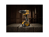 Аккумуляторная бесщеточная ударная дрель DEWALT, 18 В, 1650 об/мин, 28050 уд/мин, с 2 АКБ 4 Ач и ЗУ, в кейсе TSTAK, DCD100YM2T