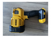 Аккумуляторный фонарь DeWALT DCL043, 120-1000 люмен, 18 В, XR
