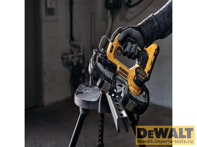 Аккумуляторная ручная ленточная пила по металлу DeWALT DCS377NT, 18В, макс. 46 мм, без аккумулятора и зарядного устройства Аккумуляторная ручная ленточная пила по металлу DeWALT DCS377NT, 18В, макс. 46 мм, без аккумулятора и зарядного устройства