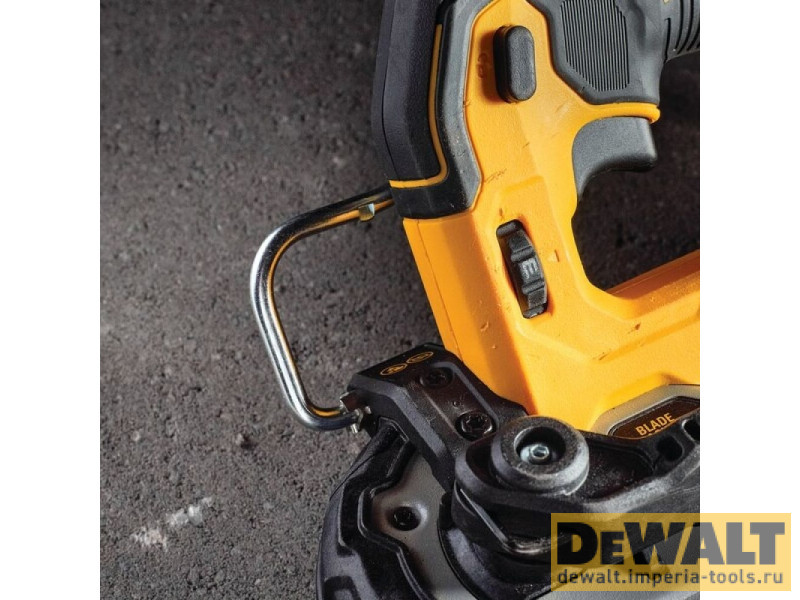 Аккумуляторная ручная ленточная пила по металлу DeWALT DCS377NT, 18В, макс. 46 мм, без аккумулятора и зарядного устройства Аккумуляторная ручная ленточная пила по металлу DeWALT DCS377NT, 18В, макс. 46 мм, без аккумулятора и зарядного устройства