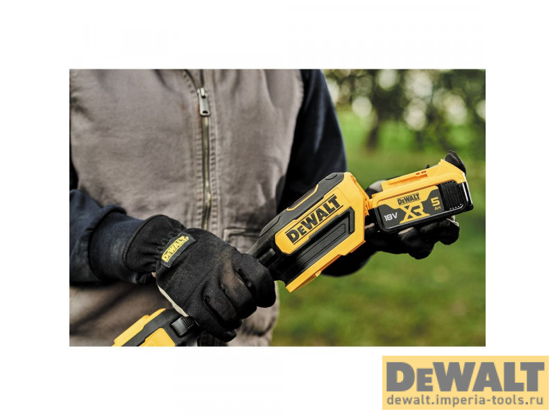 Аккумуляторный триммер XR DeWALT DCMST561P1, 36см, 18В, 5Ач Аккумуляторный триммер XR DeWALT DCMST561P1, 36см, 18В, 5Ач