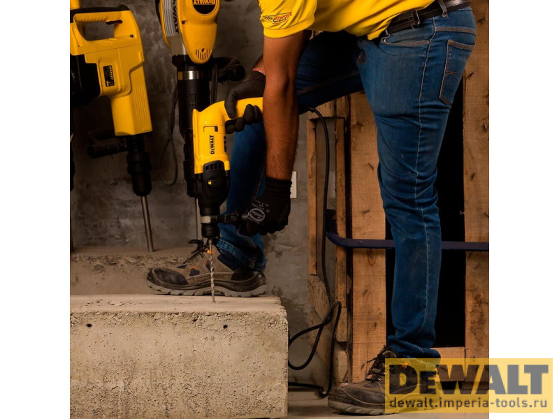 Перфоратор DeWALT D25133K, SDS-plus, 800 Вт Перфоратор DeWALT D25133K, SDS-plus, 800 Вт