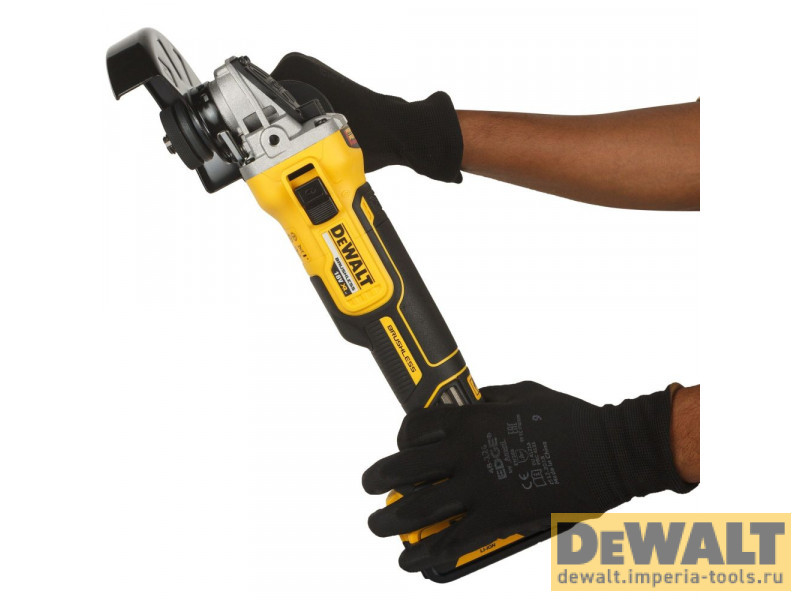 Аккумуляторная бесщеточная угловая шлифмашина DeWALT, 18 В, 125 мм, 9000 об/мин, чемодан, с 2 АКБ 5 Ач и ЗУ, в кейсе TSTAK, DCG405P2 Аккумуляторная бесщеточная угловая шлифмашина DeWALT, 18 В, 125 мм, 9000 об/мин, чемодан, с 2 АКБ 5 Ач и ЗУ, в кейсе TSTAK, DCG405P2