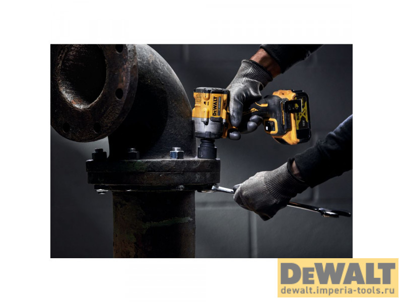 Аккумуляторный бесщеточный гайковерт DeWALT, 18 В, 610 Нм, 2500 об/мин, 3550 уд/мин, с 2 АКБ 5 Ач и ЗУ, в кейсе, DCF921P2T