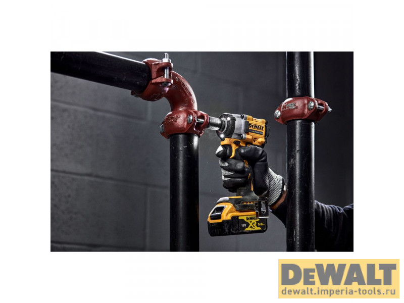 Аккумуляторный бесщеточный гайковерт DeWALT, 18 В, 610 Нм, 2500 об/мин, 3550 уд/мин, с 2 АКБ 5 Ач и ЗУ, в кейсе, DCF921P2T