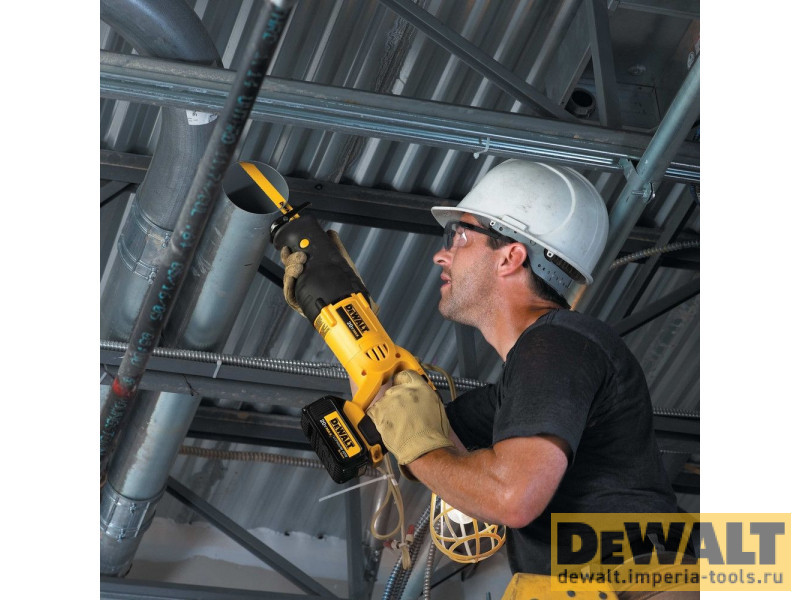 Аккумуляторная сабельная пила DeWALT, 18 В, 2950 ход/мин, без АКБ и ЗУ, DCS380N Аккумуляторная сабельная пила DeWALT, 18 В, 2950 ход/мин, без АКБ и ЗУ, DCS380N