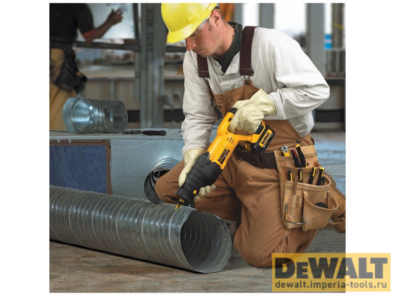 Аккумуляторная сабельная пила DeWALT, 18 В, 2950 ход/мин, без АКБ и ЗУ, DCS380N Аккумуляторная сабельная пила DeWALT, 18 В, 2950 ход/мин, без АКБ и ЗУ, DCS380N