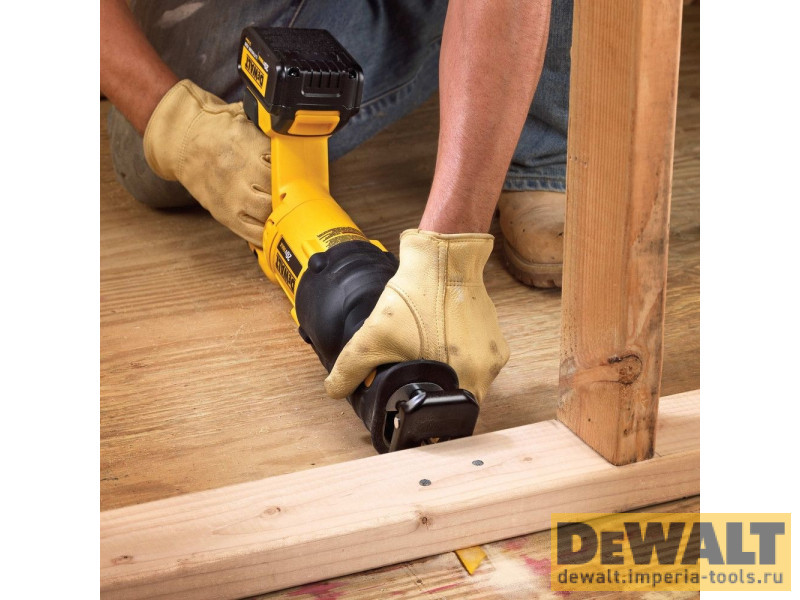 Аккумуляторная сабельная пила DeWALT, 18 В, 2950 ход/мин, без АКБ и ЗУ, DCS380N Аккумуляторная сабельная пила DeWALT, 18 В, 2950 ход/мин, без АКБ и ЗУ, DCS380N