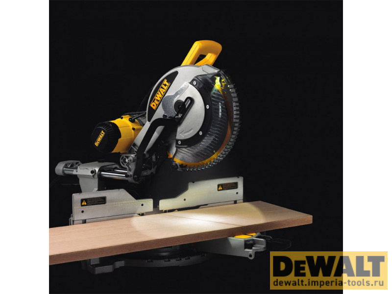 Торцовочная пила DeWALT, 1675 Вт, 305 мм, 3800 об/мин, DWS780 Торцовочная пила DeWALT, 1675 Вт, 305 мм, 3800 об/мин, DWS780