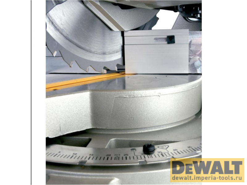 Комбинированная торцовочная пила DeWALT D27111, 1500 Вт, 3000 об/мин
