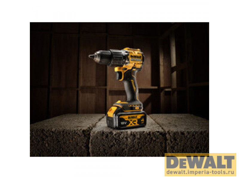 Аккумуляторная бесщеточная ударная дрель-шуруповерт DEWALT, 18 В, 1650 об/мин, 28050 уд/мин, с 2 АКБ 5 Ач и ЗУ, в кейсе TSTAK, DCD100YP2T