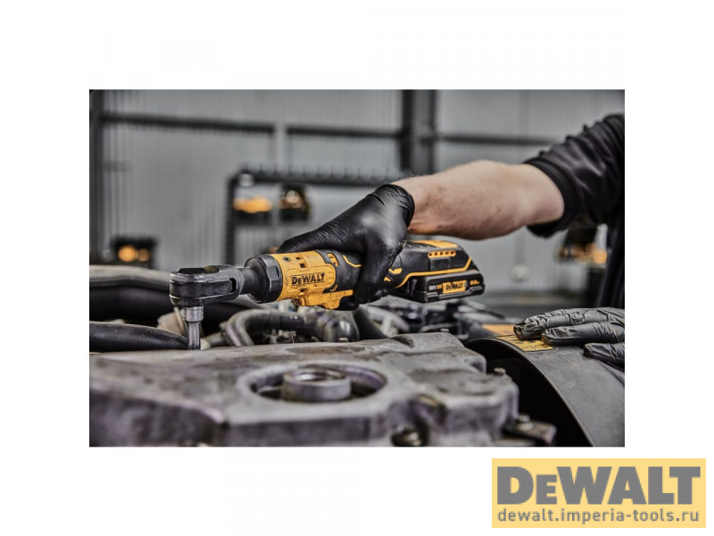 Аккумуляторный угловой гайковерт DEWALT, 18 В, с трещоткой, 95 Нм, 250 об/мин, с АКБ 2 Ач и ЗУ, в сумке, DCF512D1 Аккумуляторный угловой гайковерт DEWALT, 18 В, с трещоткой, 95 Нм, 250 об/мин, с АКБ 2 Ач и ЗУ, в сумке, DCF512D1