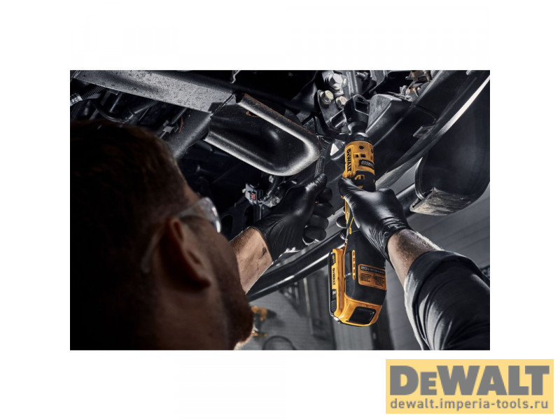 Аккумуляторный угловой гайковерт DEWALT, 18 В, с трещоткой, 95 Нм, 250 об/мин, с АКБ 2 Ач и ЗУ, в сумке, DCF512D1 Аккумуляторный угловой гайковерт DEWALT, 18 В, с трещоткой, 95 Нм, 250 об/мин, с АКБ 2 Ач и ЗУ, в сумке, DCF512D1