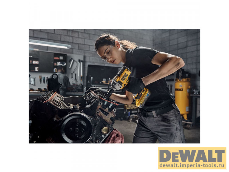 Аккумуляторный гайковерт DEWALT DCF891P2G, 18 В, 1084 Нм, 3250 уд/мин, с 2 АКБ 5 Ач и ЗУ, в чехле (DCF891P2G-QW) Аккумуляторный гайковерт DEWALT DCF891P2G, 18 В, 1084 Нм, 3250 уд/мин, с 2 АКБ 5 Ач и ЗУ, в чехле (DCF891P2G-QW)