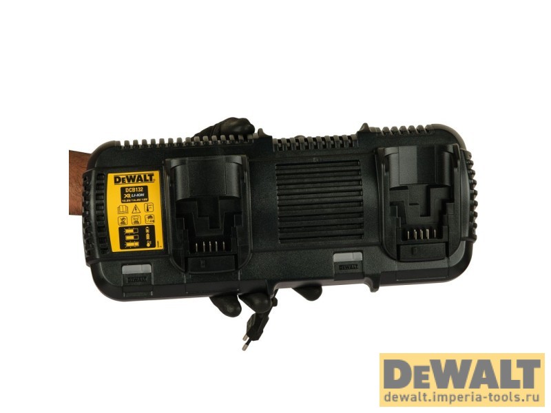 Набор DEWALT DCB132X2: 2 АКБ DCB547, Li-Ion, 18/54 В, 9/3 Ач и двойное зарядное устройство DCB132, 12/14.4/18/54 В, 2x4 А