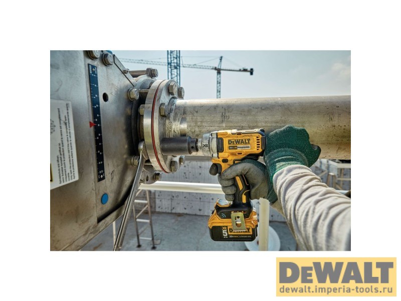 Аккумуляторный гайковерт DeWALT DCF896B, 20 В, без АКБ и ЗУ
