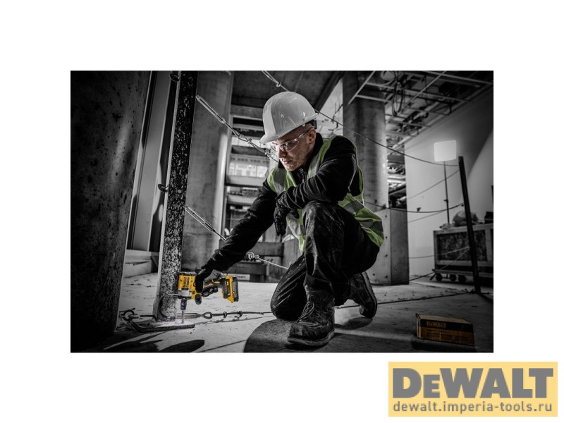 Аккумуляторный гайковерт DeWALT DCF921D2T, 18 В, с 2 АКБ 2 Ач и ЗУ, в кейсе TSTAK