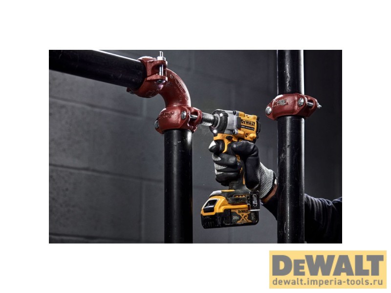 Аккумуляторный гайковерт DeWALT DCF921D2T, 18 В, с 2 АКБ 2 Ач и ЗУ, в кейсе TSTAK