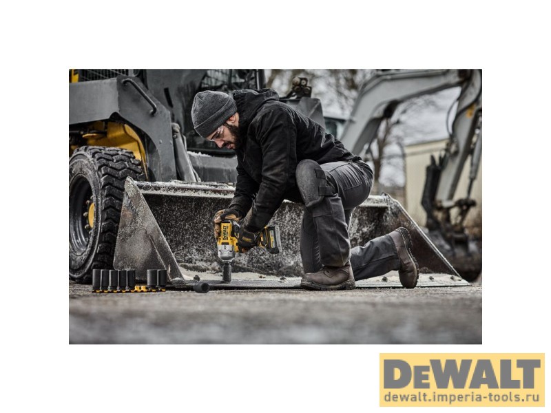 Аккумуляторный гайковерт DeWALT DCF961H2T, 18 В, с 2 АКБ 5 Ач и ЗУ, в кейсе TSTAK