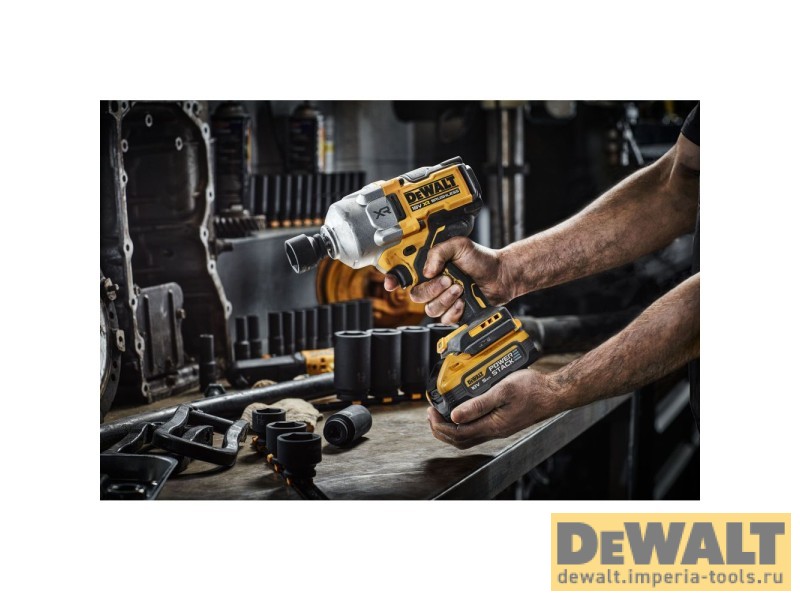 Аккумуляторный гайковерт DeWALT DCF961H2T, 18 В, с 2 АКБ 5 Ач и ЗУ, в кейсе TSTAK