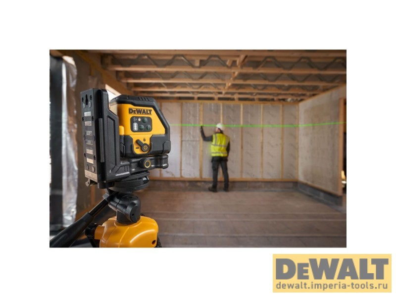 Аккумуляторный лазерный нивелир DeWALT DCLE14201GB, зеленый луч 45 м, со встроенной АКБ, в чехле