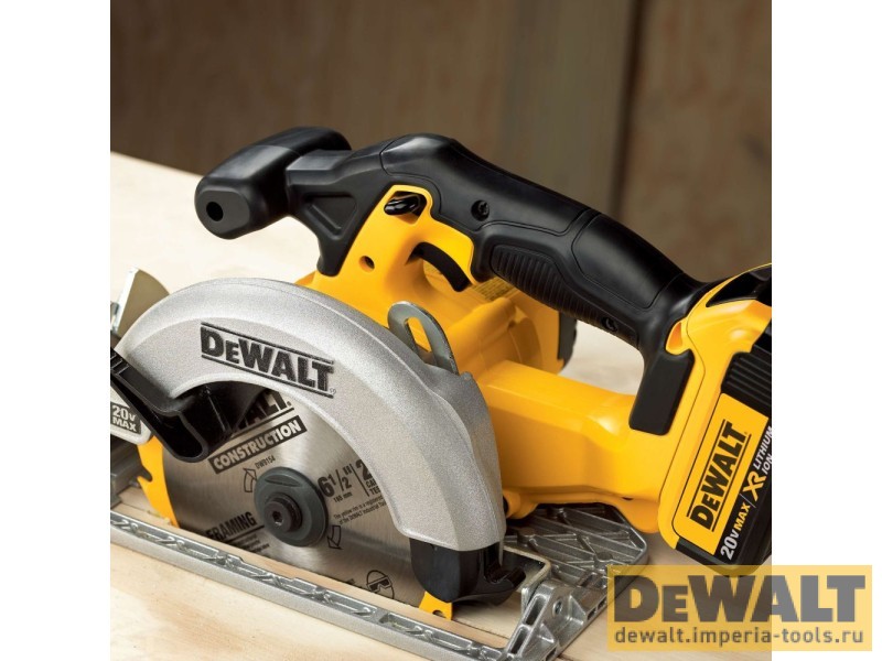 Аккумуляторная дисковая пила DeWALT DCS391B, 20 В, без АКБ и ЗУ