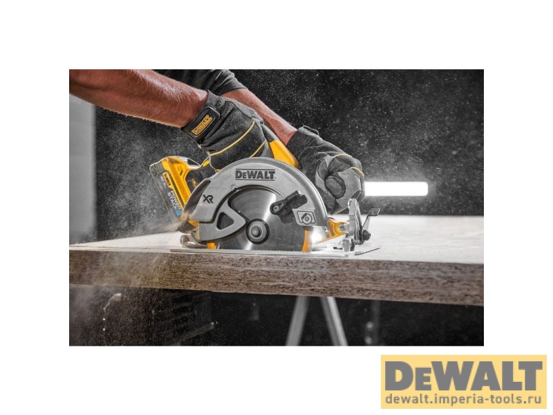 Аккумуляторная дисковая пила DeWALT DCS570P2, 18 В, с 2 АКБ 5 Ач и ЗУ, в кейсе TSTAK