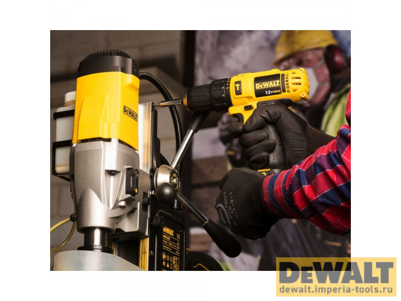 Аккумуляторная ударная дрель-шуруповерт DeWALT DCD716D2, 10.8 (12) В Аккумуляторная ударная дрель-шуруповерт DeWALT DCD716D2, 10.8 (12) В