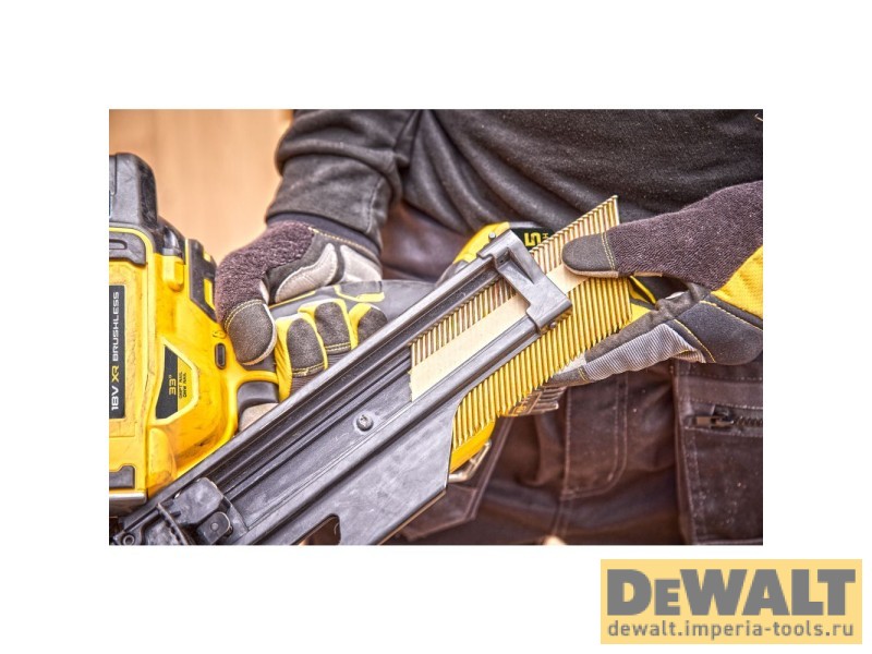 Аккумуляторный гвоздезабивной пистолет DEWALT DCN930P2, 18 В, с 2 АКБ 5 Ач и ЗУ, в кейсе