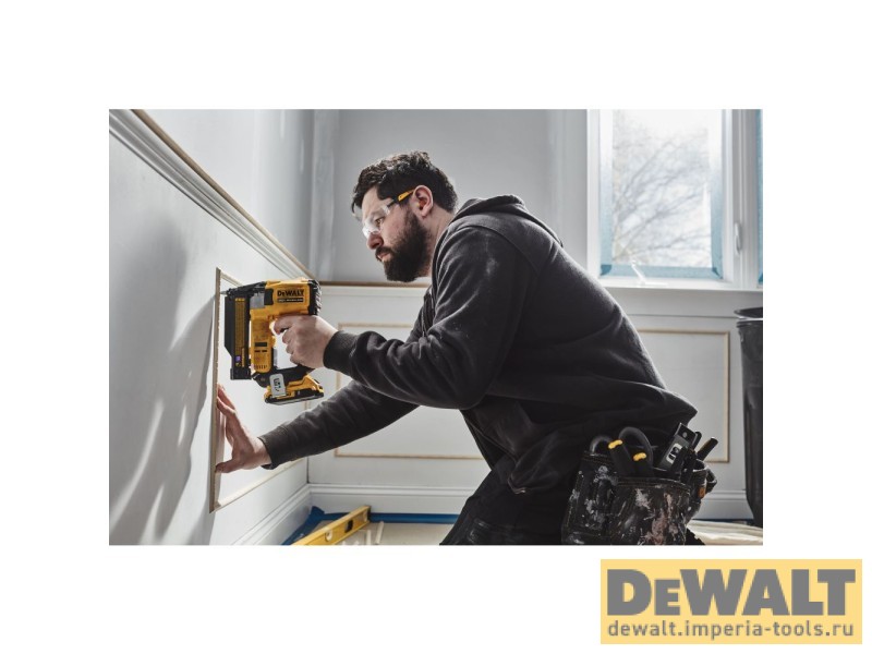 Аккумуляторный шпилькозабивной пистолет DEWALT DCN623B, 20 В, без АКБ и ЗУ