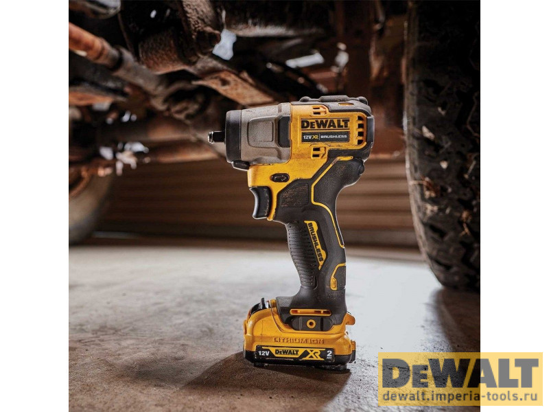 Аккумуляторный компактный импульсный гайковерт DeWALT DCF902D2, 10.8 (12) В, 2 Ач, кейс