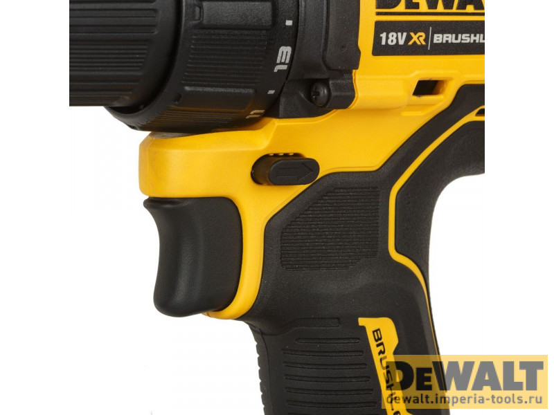 Аккумуляторная бесщеточная дрель-шуруповерт DeWALT, 18 В, 1650 об/мин, с 2 АКБ 5 Ач и ЗУ, в кейсе TSTAK, DCD708P2T Аккумуляторная бесщеточная дрель-шуруповерт DeWALT, 18 В, 1650 об/мин, с 2 АКБ 5 Ач и ЗУ, в кейсе TSTAK, DCD708P2T