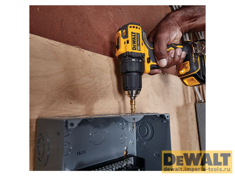 Аккумуляторная бесщеточная дрель-шуруповерт DeWALT, 18 В, 1650 об/мин, с 2 АКБ 5 Ач и ЗУ, в кейсе TSTAK, DCD708P2T Аккумуляторная бесщеточная дрель-шуруповерт DeWALT, 18 В, 1650 об/мин, с 2 АКБ 5 Ач и ЗУ, в кейсе TSTAK, DCD708P2T