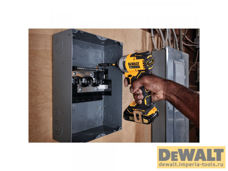 Аккумуляторный бесщеточный шуруповерт DeWALT, 18 В, 190 Нм, 2800 об/мин, 3200 уд/мин, с 2 АКБ 2 Ач и ЗУ, в кейсе TSTAK, DCF809D2T