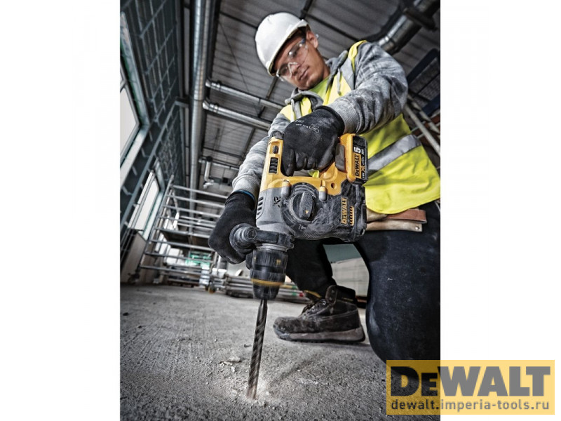 Аккумуляторный бесщеточный перфоратор DeWALT, 18 В, 2.1 Дж, 4600 уд/мин, 1100 об/мин, с 2 АКБ 5 Ач и ЗУ, в кейсе, DCH273P2 Аккумуляторный бесщеточный перфоратор DeWALT, 18 В, 2.1 Дж, 4600 уд/мин, 1100 об/мин, с 2 АКБ 5 Ач и ЗУ, в кейсе, DCH273P2
