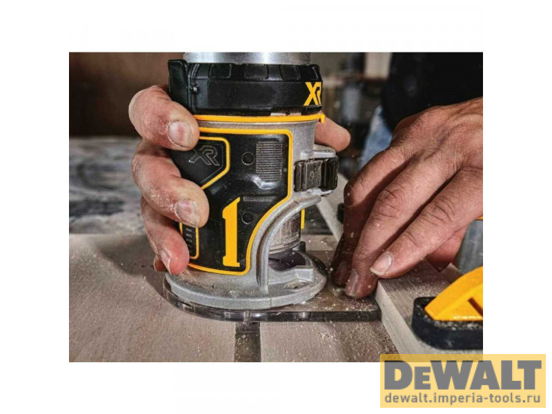 Аккумуляторный комбинированный фрезер DeWALT DCW604N Аккумуляторный комбинированный фрезер DeWALT DCW604N