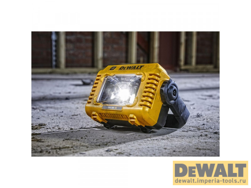 Напольный прожектор 18В XR, 2000 Лм DeWALT DCL077 без аккумулятора и зарядного устройства Напольный прожектор 18В XR, 2000 Лм DeWALT DCL077 без аккумулятора и зарядного устройства