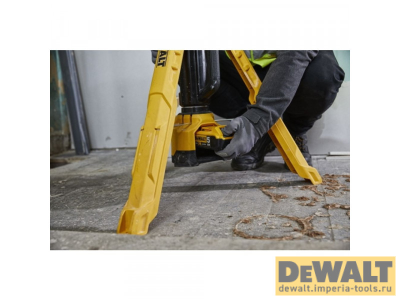 Аккумуляторная мачта освещения DeWALT DCL079, 3000 люмен, 18 В, XR, без АКБ и ЗУ Аккумуляторная мачта освещения DeWALT DCL079, 3000 люмен, 18 В, XR, без АКБ и ЗУ