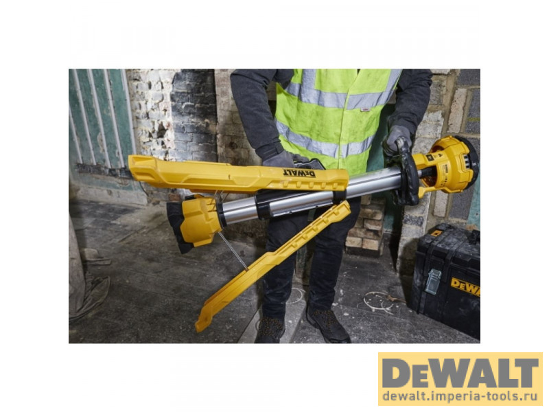 Аккумуляторная мачта освещения DeWALT DCL079, 3000 люмен, 18 В, XR, без АКБ и ЗУ Аккумуляторная мачта освещения DeWALT DCL079, 3000 люмен, 18 В, XR, без АКБ и ЗУ