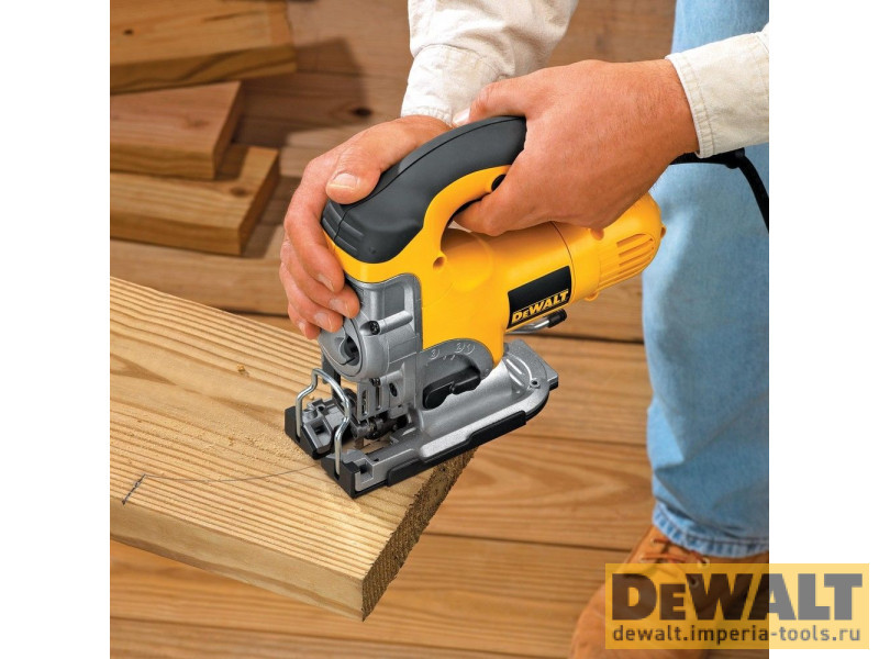 Лобзик с верхней рукояткой DeWALT DW331KT, 701 Вт, кейс Лобзик с верхней рукояткой DeWALT DW331KT, 701 Вт, кейс