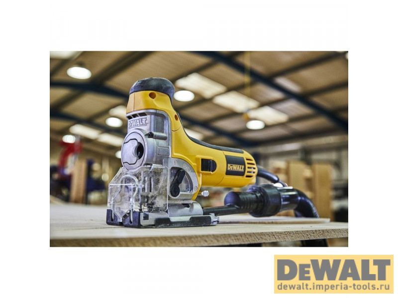 Лобзик с корпусной рукояткой DeWALT DW333K, 701 Вт Лобзик с корпусной рукояткой DeWALT DW333K, 701 Вт