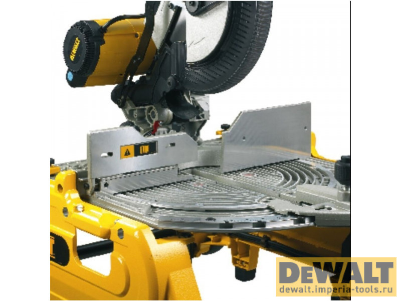 Комбинированная торцовочная-распиловочная пила DeWALT D27107, 2000 Вт, 2850 об/мин Комбинированная торцовочная-распиловочная пила DeWALT D27107, 2000 Вт, 2850 об/мин