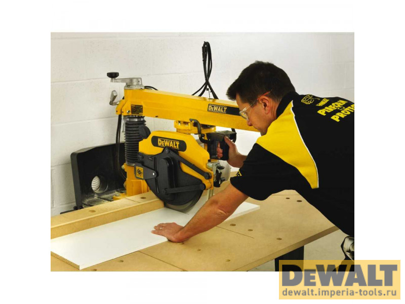 Радиально-консольная пила DeWALT DW729KN, 380 В, 4000 Вт Радиально-консольная пила DeWALT DW729KN, 380 В, 4000 Вт
