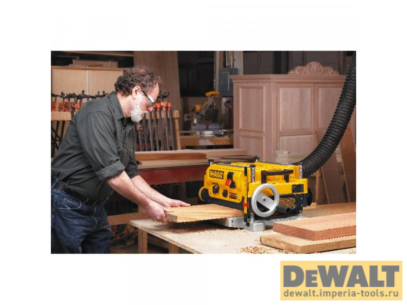 Рейсмусовый станок DeWALT DW735, 1800 Вт (DW735-A9) Рейсмусовый станок DeWALT DW735, 1800 Вт (DW735-A9)