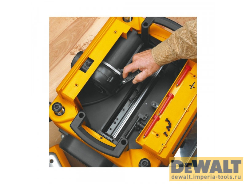 Рейсмусовый станок DeWALT DW735, 1800 Вт (DW735-A9) Рейсмусовый станок DeWALT DW735, 1800 Вт (DW735-A9)