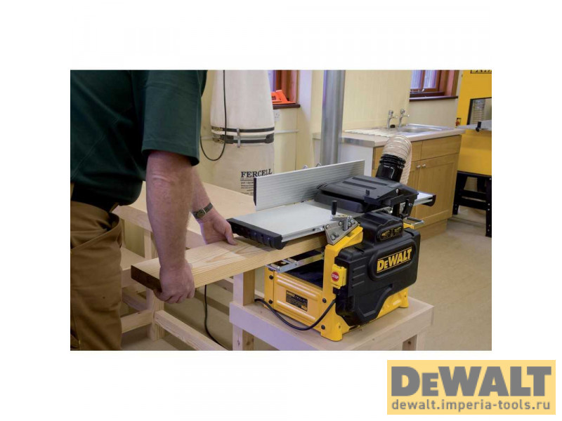 Рейсмусно-фуговальный станок DeWALT D27300, 2100 Вт Рейсмусно-фуговальный станок DeWALT D27300, 2100 Вт