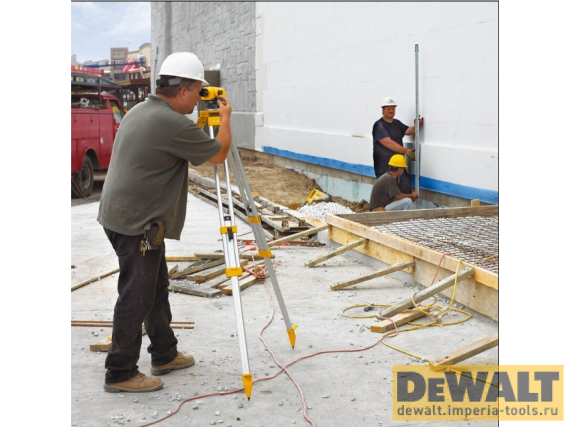Оптический нивелир DeWALT DW096PK, 26-кратный Оптический нивелир DeWALT DW096PK, 26-кратный